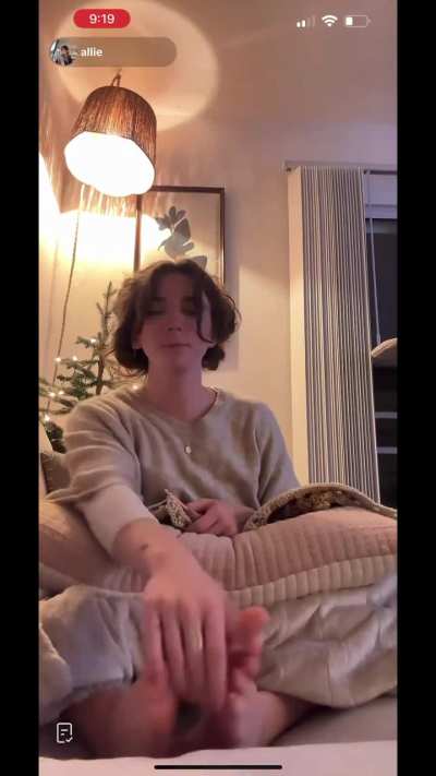 Allie keeps it natural 