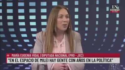 La gobernadora que hizo obligatorio hablar de 30.000 desaparecidos por ley confiesa que JxC es colectora K, fueron funcionales al kirchnerismo y son amigos de Massa.