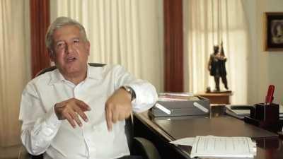 AMLO explica cómo extraer petróleo