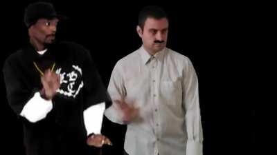 (Dikkat, yüksek ses) İrfan Hocaefendimiz ve Snoop Dogg kardeşimizin icrâ ettiği zikir töreni