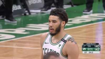 [Highlight] Tatum knocks down both free-throws to tie the franchise record with 60 points