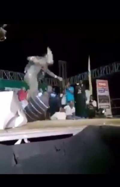 This how I see Mr. DropEmOff meet and greets would go