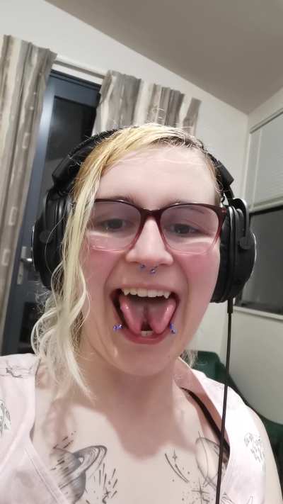 Imagine all the things my tongue can do