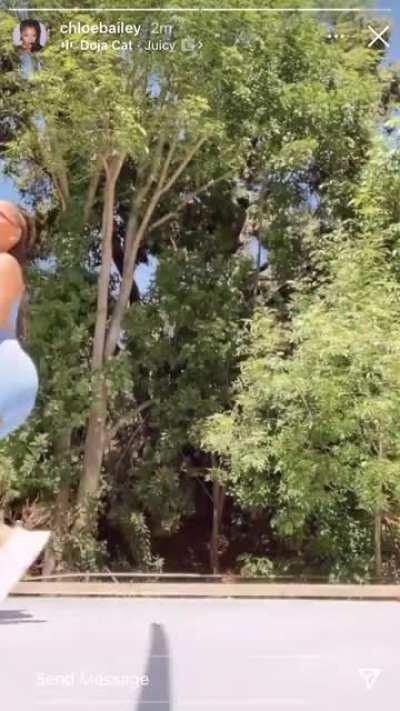 She picked the perfect song🍑