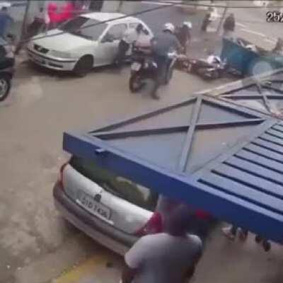 Quem falou que a comunidade brasileira não é solidaria?