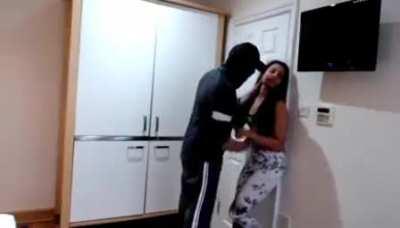 SIX PACK GIRL BELLY PUNCH 👊