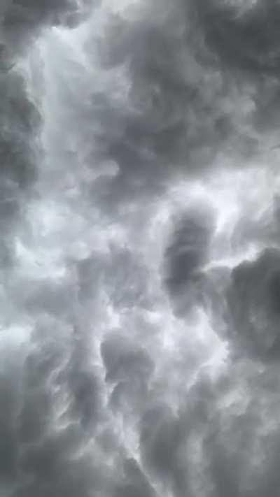 Timelapse of the storms rolling in (sorry its not longer)