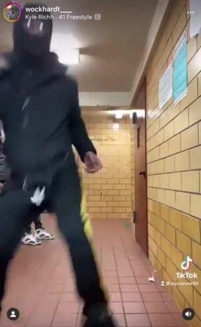 OGz members unlock new dance move😳👀😂😂