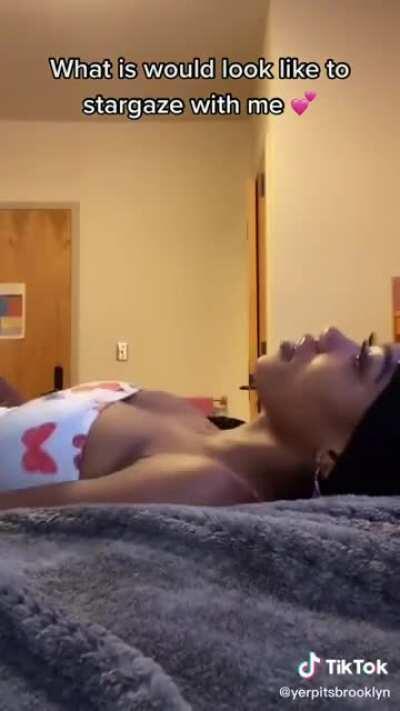 I wouldn’t be stargazing. 🥵🥵🥵