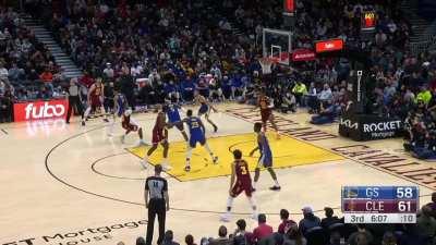 [Highlight] The Cavaliers executing some beautiful ball movement and force a Warriors timeout!