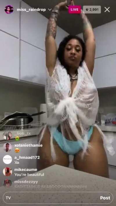 IG live 11-30 dancing to M£gan