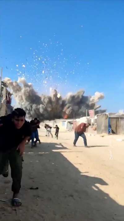 IAF air strike on Han yunes area in gaza strip after warning citizens to evacuate 13/11/24