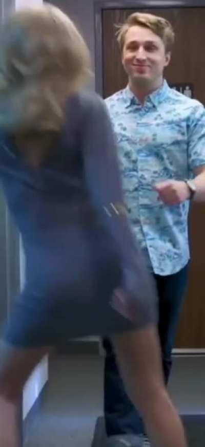 Jiggle (Cropped + Slowed)