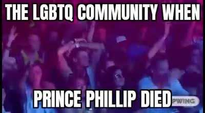 the lighting is the bi flag 😳