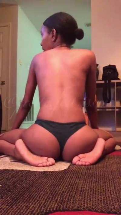 She was out here scamming so she will always get exposed... anybody know if she’s still around she blocked me lol