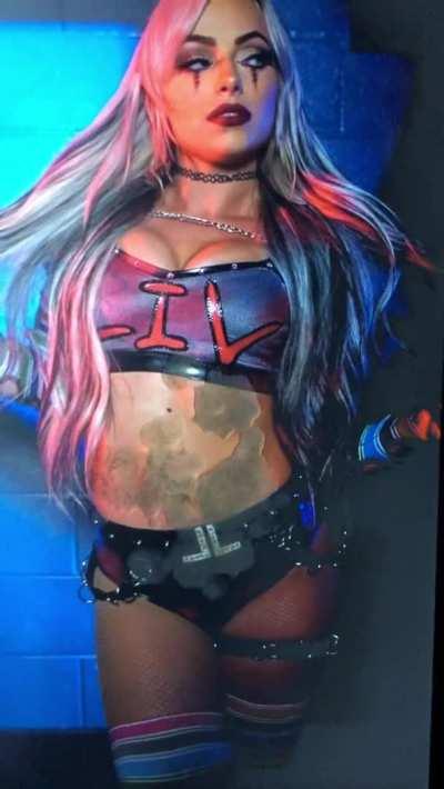 I wanna play with Liv🤤