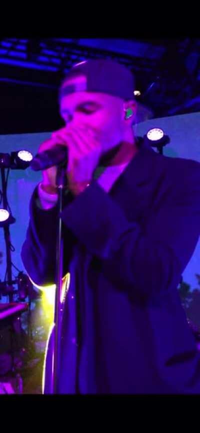 Frank ocean covering “FAKE PLASTIC TREES”.