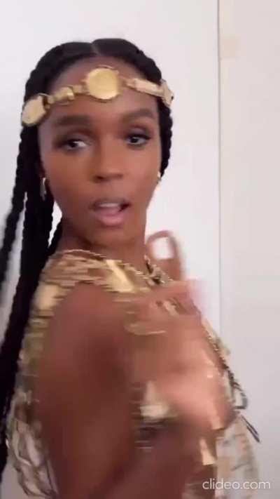 Janelle Monae nip slip
