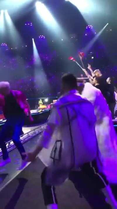 🇺🇦🇸🇯🇩🇪 DANCING TO LORDI. THIS IS EVERYTHING GUYS. I'm crying hard rn 😭 credit @suspilne.eurovision