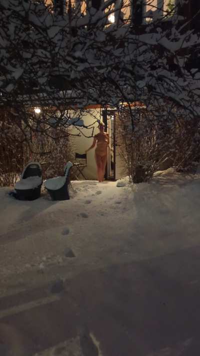 Sauna + snow = <3