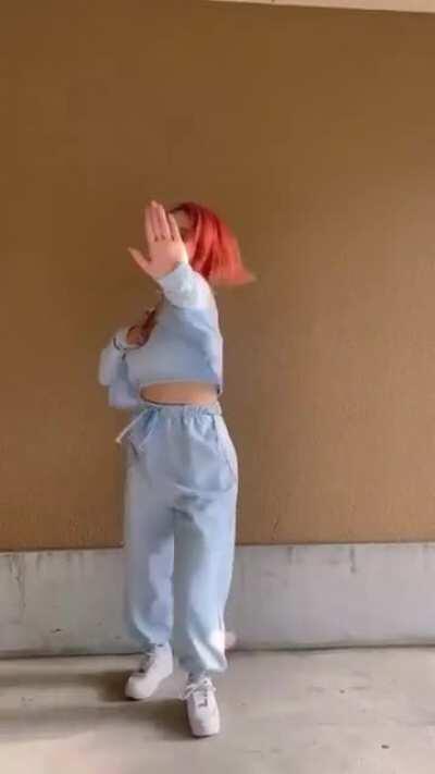 210501 Banghana Instagram Update - Hana (Momo's Sister) dancing to Kura Kura