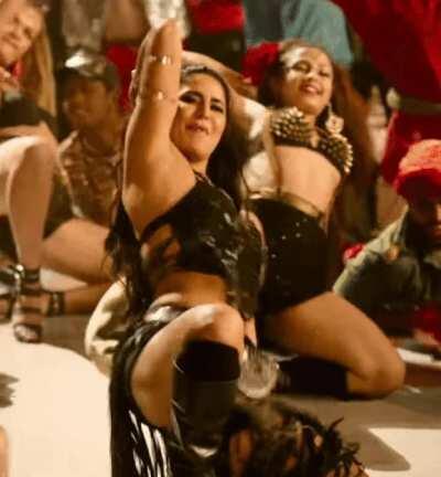 Luck bastards are those producers who got their dick grinded by Katrina Kaif like that..