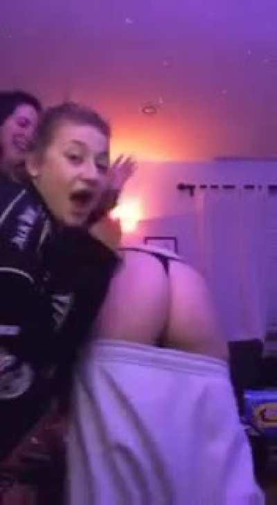 Her butt in slowmo (pt2)