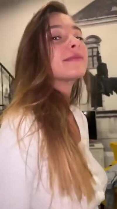 Mamma mia (/r/LiyaSilver)