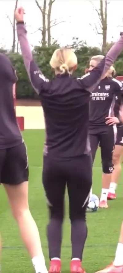 Shake it for us baby 🍑