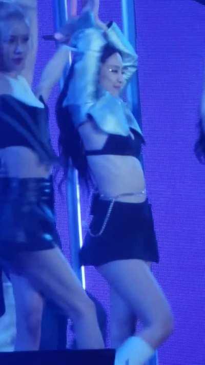 This fucking bitch 😈