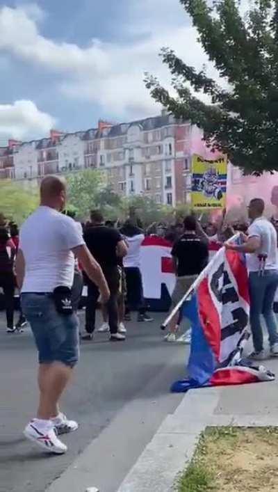 Ultras near the Parc des Princes today for Leo’s presentation