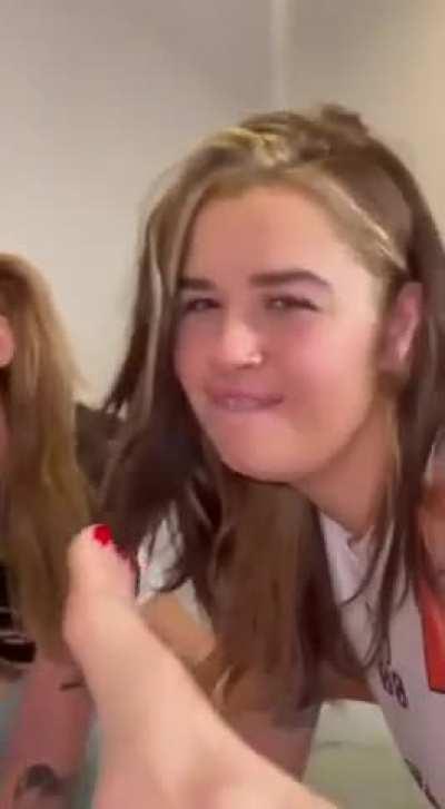 8 feet are better then 2 🤤🤤🤤🤤