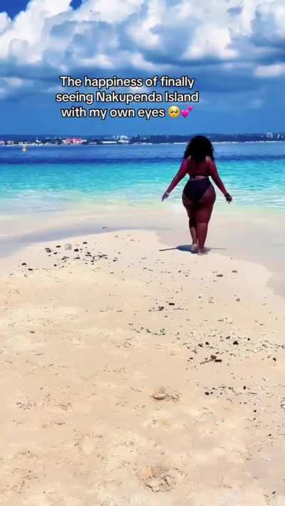 Beautiful beach [Christine]