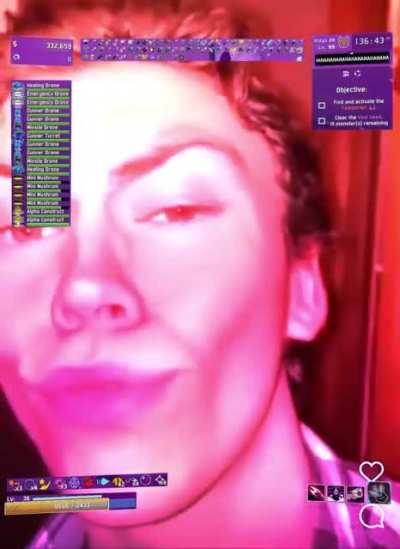 Late game? 8 gesture? Royalcap? Surely. (Flashing lights)