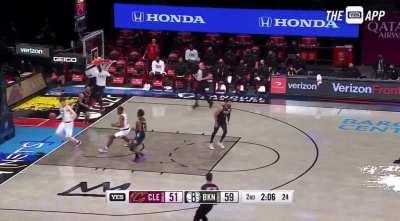 [Highlight] 6'1 Mike James throws down the jam