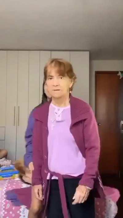 Каждый раз ору с этого видоса.