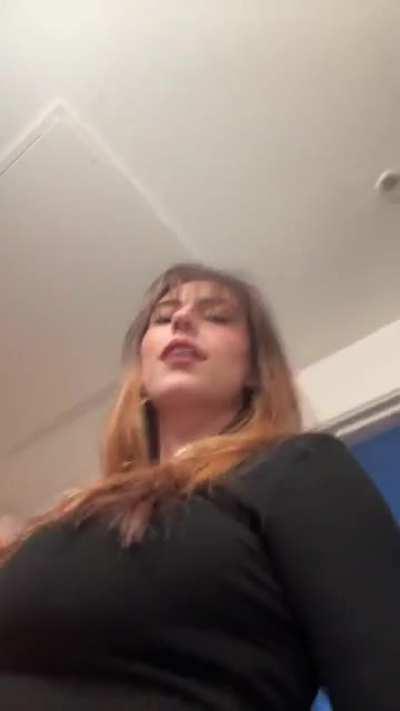 I would be disappointed if I see her in public dressed up like this 😫