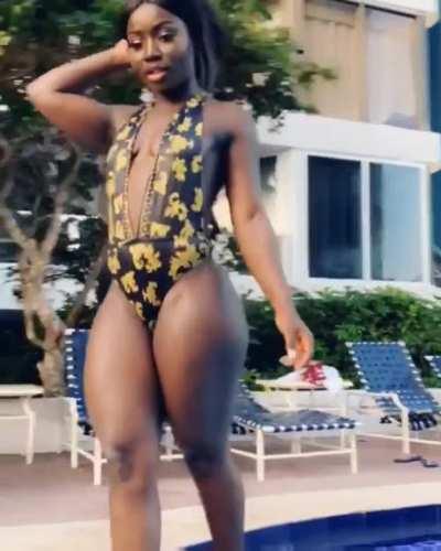 So much ass for her frame