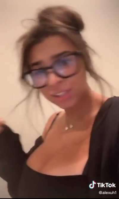 Who’s still jerking to her in 2025