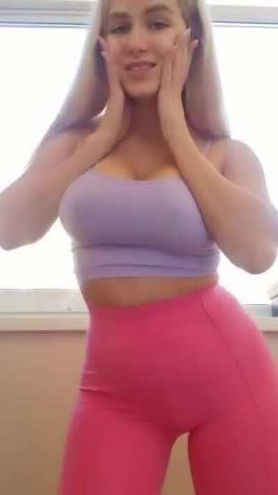 do u miss my glorious butt? =)