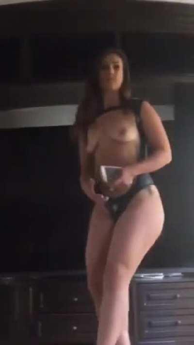 Kelsi Monroe hanging out before a scene