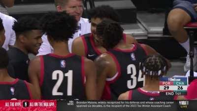 [Highlight] Justin Minaya hits the free throw, steals the inbounds, and drills the fading three to beat the 1st quarter buzzer