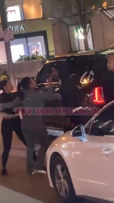 Lil Reese Fighting In The Downtown Area A Few Days After The False Rumor Of Him Being Sh*t 6 Times