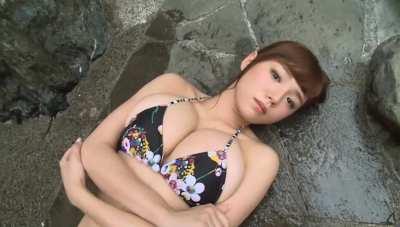 Ai laying down and squeezing them together from 