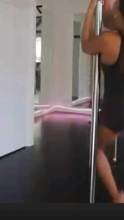 Love how she use to be a stripper before escorting n internet fame