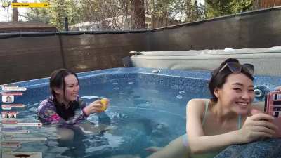 Evil Irene, and cute sister fun ❤️❤️ (shared)