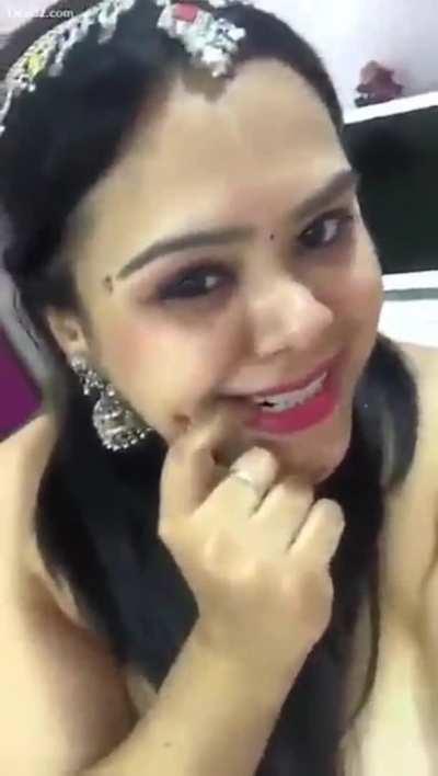 Indian hot bhabhi😍🔥 big boobse isko land chaiye bs kha jyegi ye🔥😍😍💦💕💕🍑🍑🤤