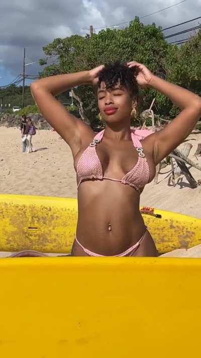 Another shoutout to PecFlexing in Hawaii. I was PecFlexing everywhere I could. 🤷🏽‍♀️👸🏽💋