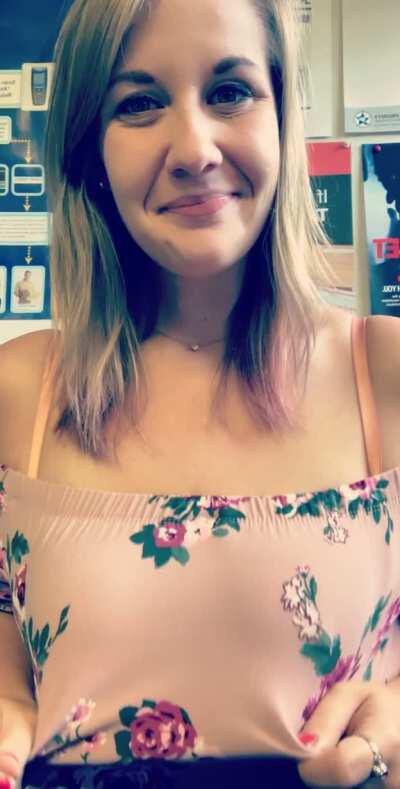 Welcome to my office, I’m always this friendly😉