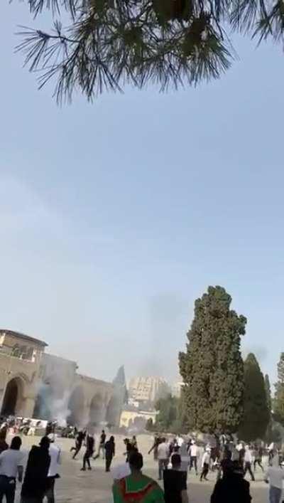 Hundreds injured after Israeli forces storm Al-Aqsa mosque in Jerusalem for the second time since Friday.